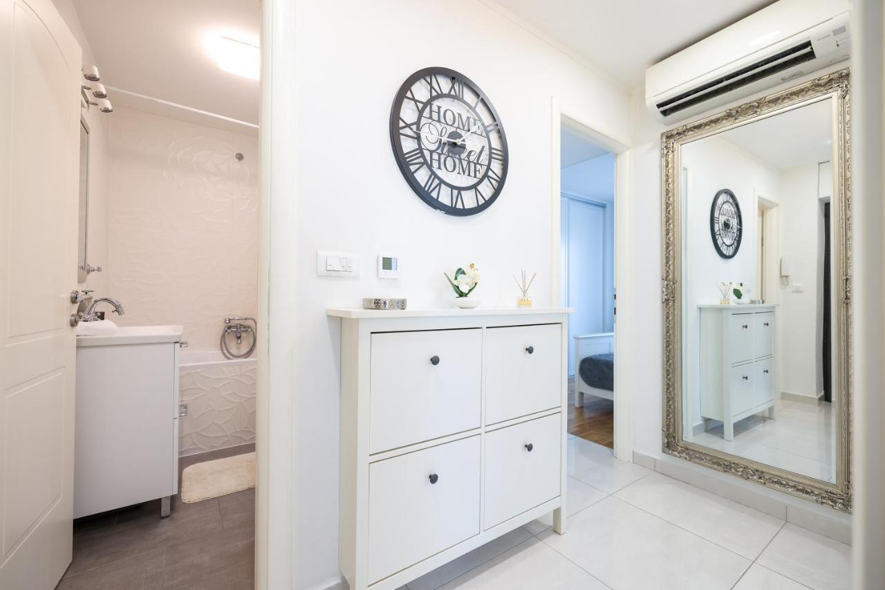 Two Bedroom Apartment With A Balcony Relja Zadar Bagian luar foto