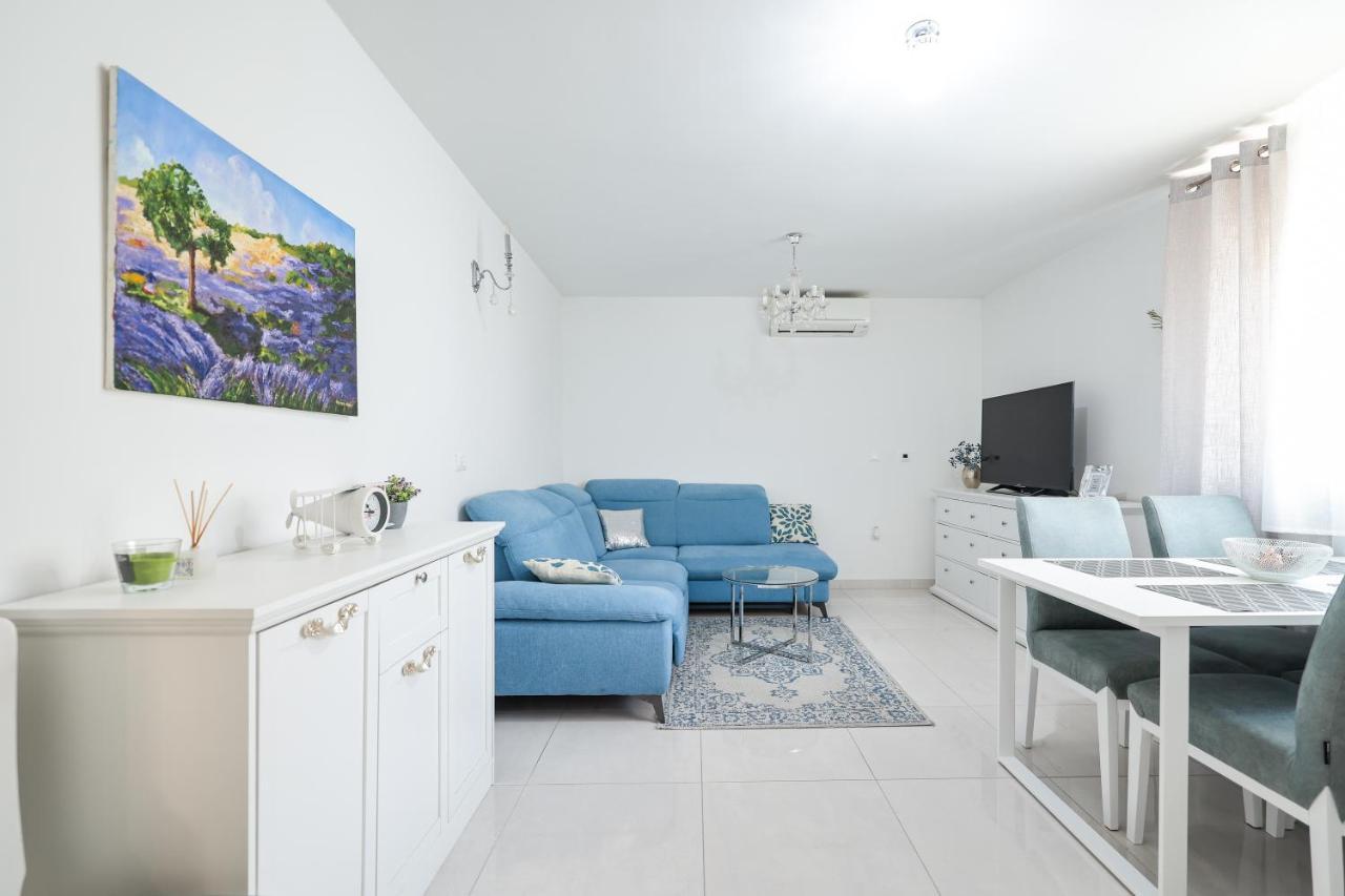 Two Bedroom Apartment With A Balcony Relja Zadar Bagian luar foto