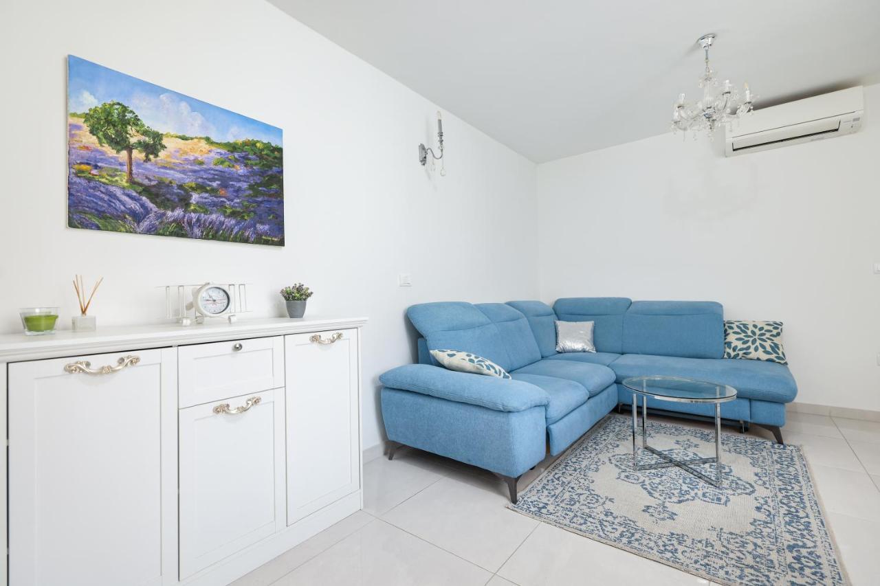Two Bedroom Apartment With A Balcony Relja Zadar Bagian luar foto